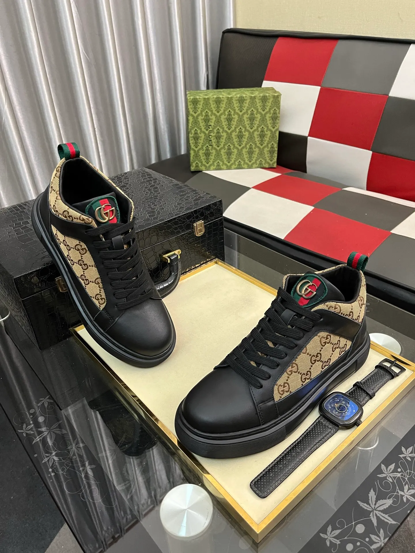 Men's shoes💰438⌚️⌚️[Gucci] Gucci's new men's genuine leather casual shoes, the highest version on the market, any comparison is welcome🆚! The original leather has excellent texture and is super high-end! Fetal sheep net lining imported from Italy, removable pad! Luxurious materials and fine workmanship, highly recommended! Code number: 38-444️⃣Colors available